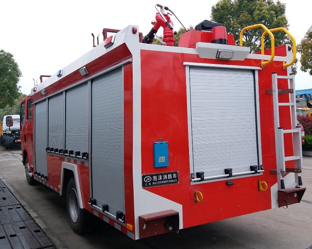 JDF5100GXFPM30/Q型泡沫消防車(chē)價(jià)格廠(chǎng)家直銷(xiāo)