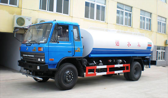 東風(fēng)天錦145單橋綠化多功能灑水車