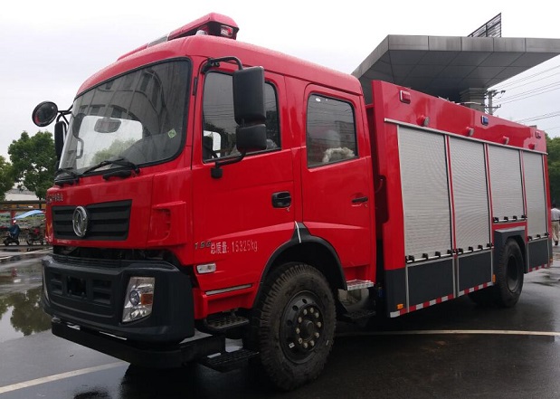 東風153泡沫消防車(6-7T)