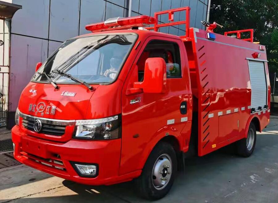 東風(fēng)途逸1噸水罐消防車