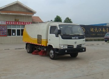 東風多利卡掃路車